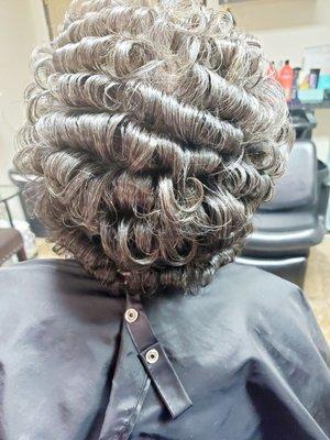 Press/curl with body curls with gray Semi-Color