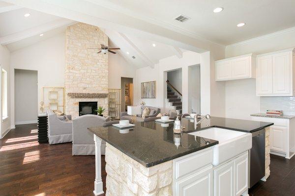 San Antonio Real Estate photographer | www.brightandearlyproductions.com