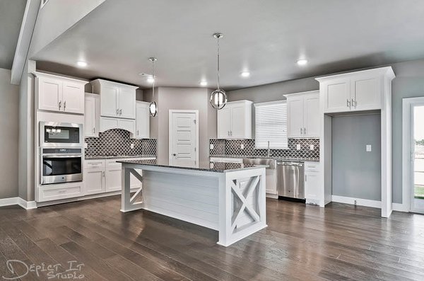 Super awesome kitchen for fantastic family living and entertaining. Located in Centerton AR near Bentonville West High School.