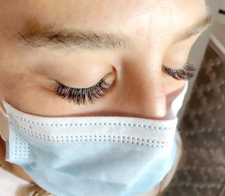 Natural Hybrid Eyelash Extensions