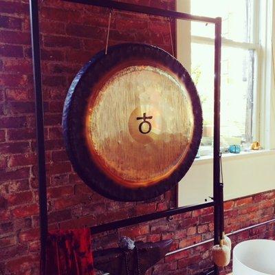 The gong.