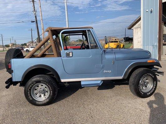 1985 CJ7 painted in original Ice Blue, Metallic clear-coat (4C)