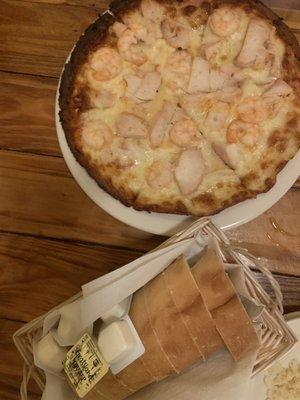 Chicken, Ham & Shrimp pizza