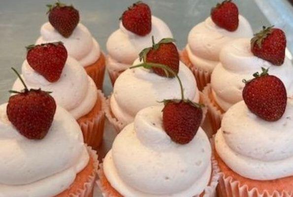 Scrumptious Strawberry Supreme cupcakes