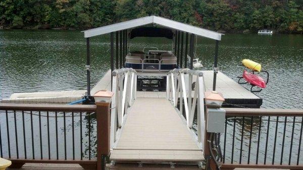 Very Nice Single Slip Dock