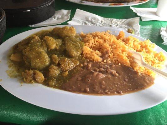 Chicharrones en salsa verde