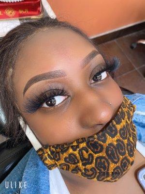 IG: @eyebrowsbytina_coloursnail