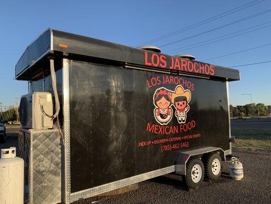 Nice little food truck, easy to find