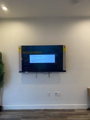 Living room tv with wires concealed