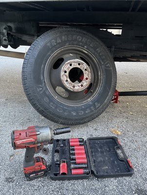 Quick tire changing service for costumer.