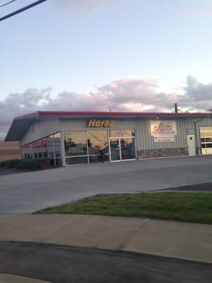 Hertz Rent-A-Car of Niagara Falls -- 220 Military RD / Route 265, Niagara Falls   NY         Storefront