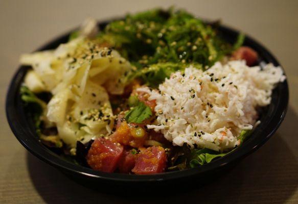 Love the build your own bowl. Here with sustainable tuna, seaweed salad, ginger & krab salad.