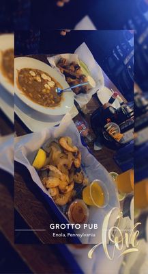 Garlic hot Wings, Maryland crab soup, shrimp with crab