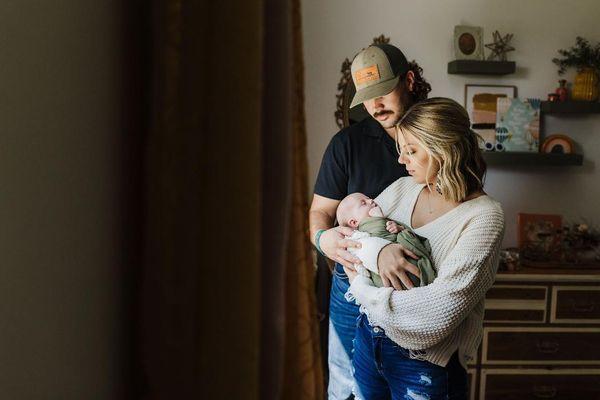 In home newborn lifestyle photography session