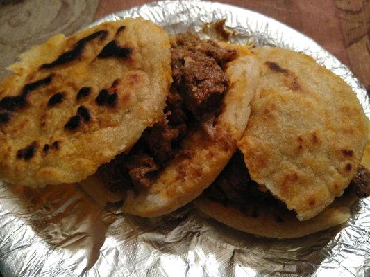 "Gorditas de Carne Guisada"