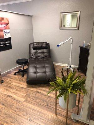 Relaxing teeth whitening stations