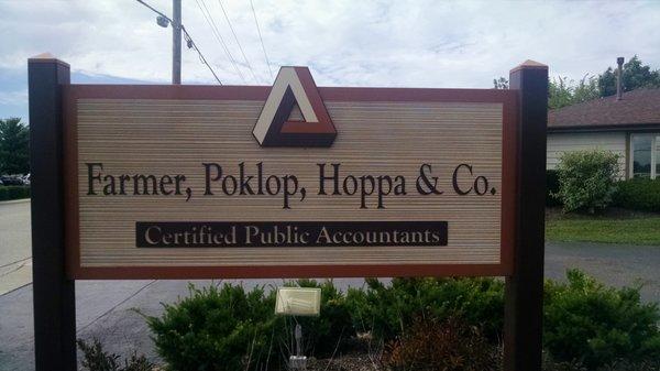 Farmer Poklop Hoppa & Company