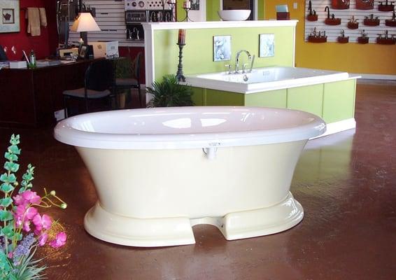 Soaker, air and whirlpool tubs from American Standard, Porcher, Aquatic & Oceania.