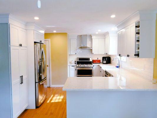 Elegant white shaker kitchen