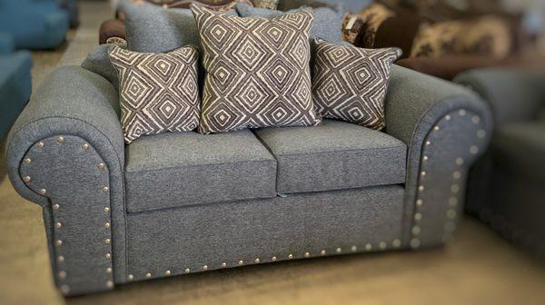 2pc sofa and loveseat