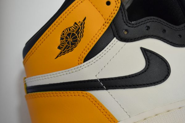 Air Jordan 1 High Taxi