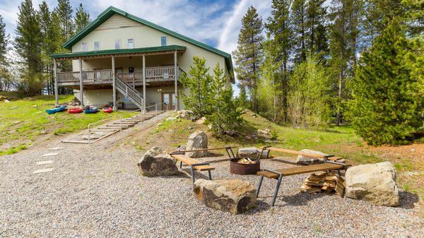 The Bear Den Lodge Fire Pit