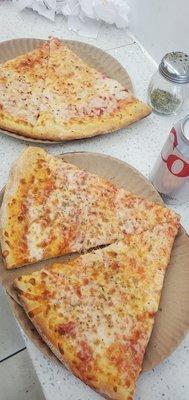 Cheese pizza.