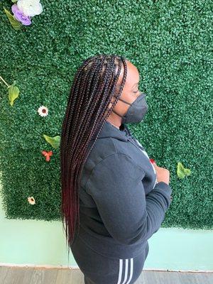 Knotless " Burgandy blend " Med size box braids