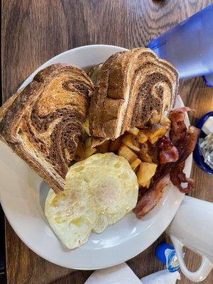 Captain's Breakfast with American Fries