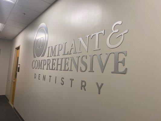 Implant & Comprehensive Dentistry