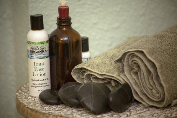 I use the highest quality locally sourced, organic massage oils and lotions for both your health and mine