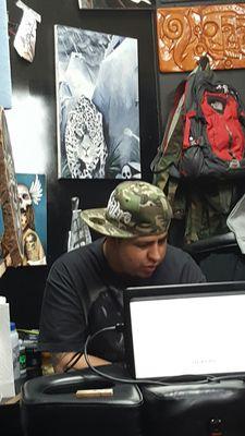 (Sarck) he specializes in black and grey, color, realistic ,portraits and painting .. ye yeah nunca pares Mexico