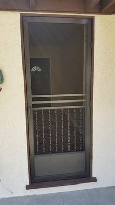 SCREEN DOORS