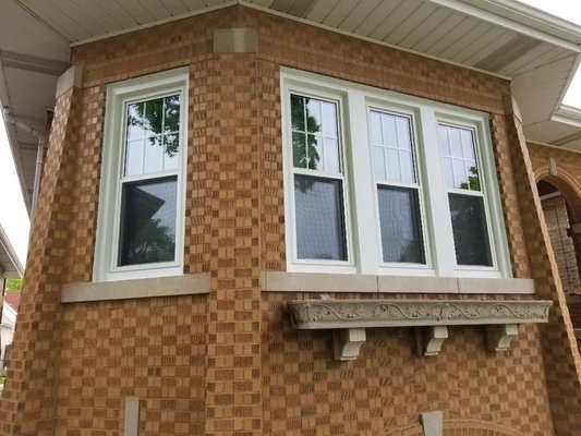 New vinyl windows on a bungalow style home in Chicago