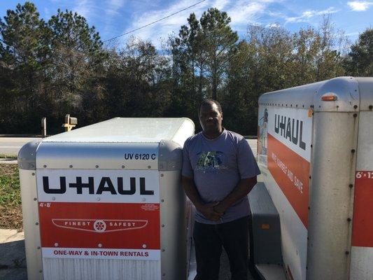 Let Reggie set up your trailer rental, big or small!