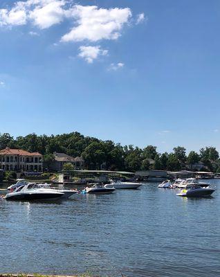 Summertime Boating at Beautiful Lake of the Ozarks