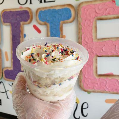 Vanilla with Sprinkles Kake Cup