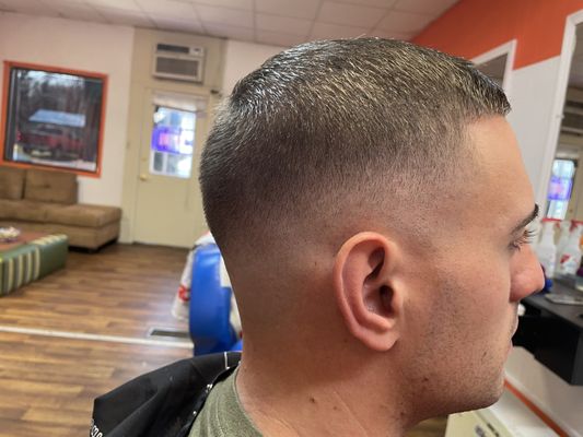 MID SKIN FADE