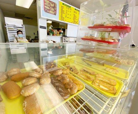 Hardworking donut maker