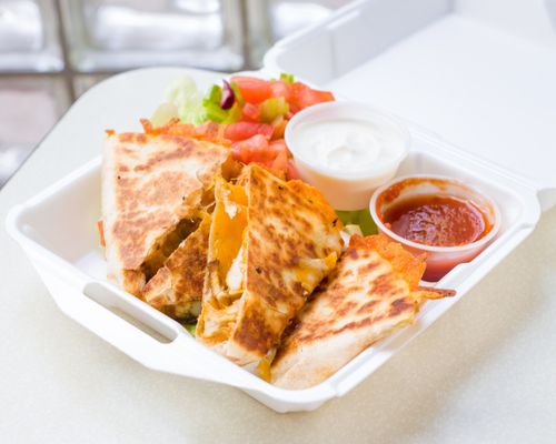 Quesadilla w/ choice of Chicken, Steak, or cheese. Comes with side of sour cream, salsa, lettuce and pico de gallo.