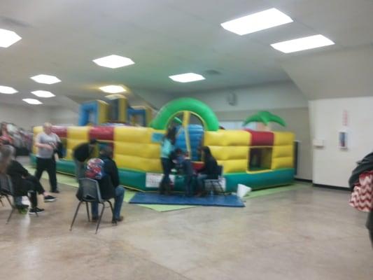 Bouncy house (age specific: 1-2 yr old)