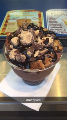 Cookie sundae with Mississippi mud ice cream and Reese cups