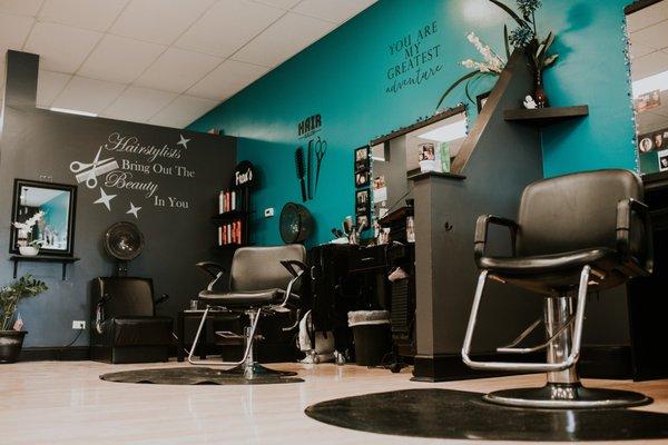 At The Hair Xperts your satisfaction is our number one priority. Our goal is to give you exactly what you want and the undivided attention.