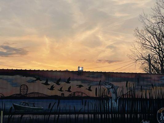 Sunsetting over the beautiful mural