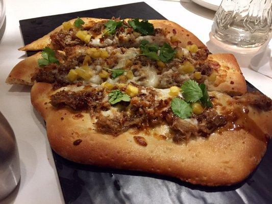 Hawaiian Kalua pig flatbread