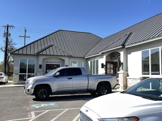 Full building, shared with Edward Jones