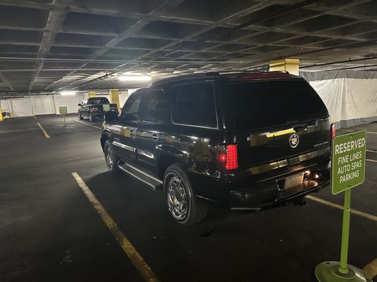 Detailed 2005 Cadillac Escalade