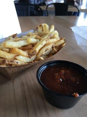 Fries with Hot BBQ Sauce