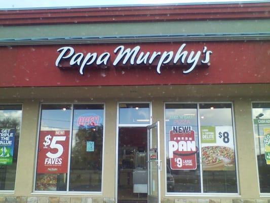 Front of store@ Papa Murphy's in Rose Park.