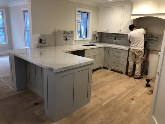 Installing white Quartzite countertops